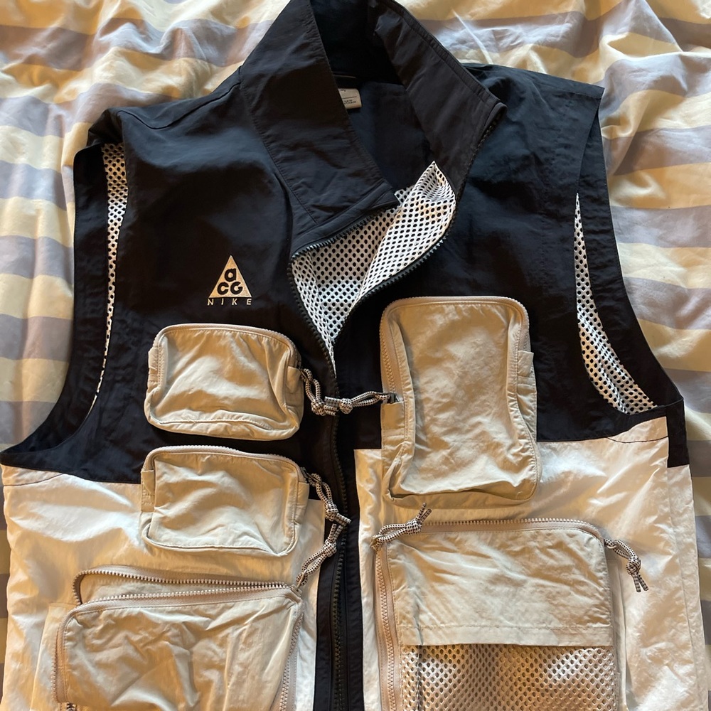 Nike ACG tactical cargo vest black beige